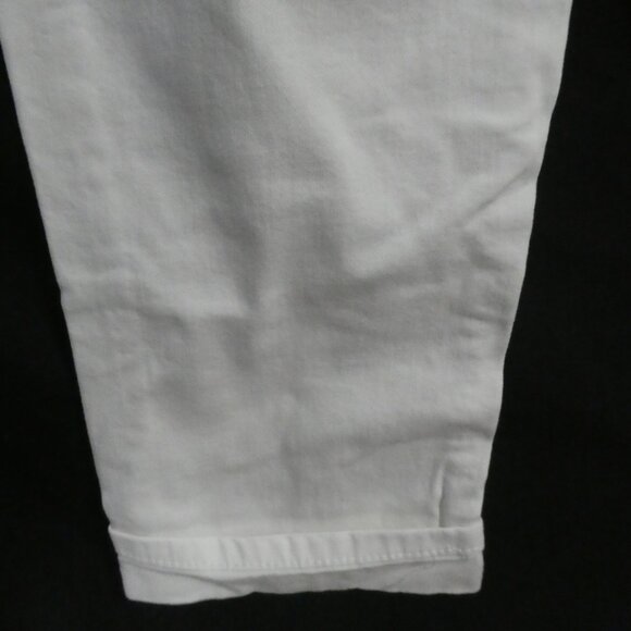 EARL JEANS | size 6 | Chic White Rolled Cuff Capris - Picture 15 of 16